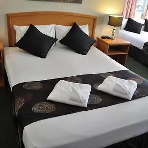 Meadowbrook Brisbane Hotel